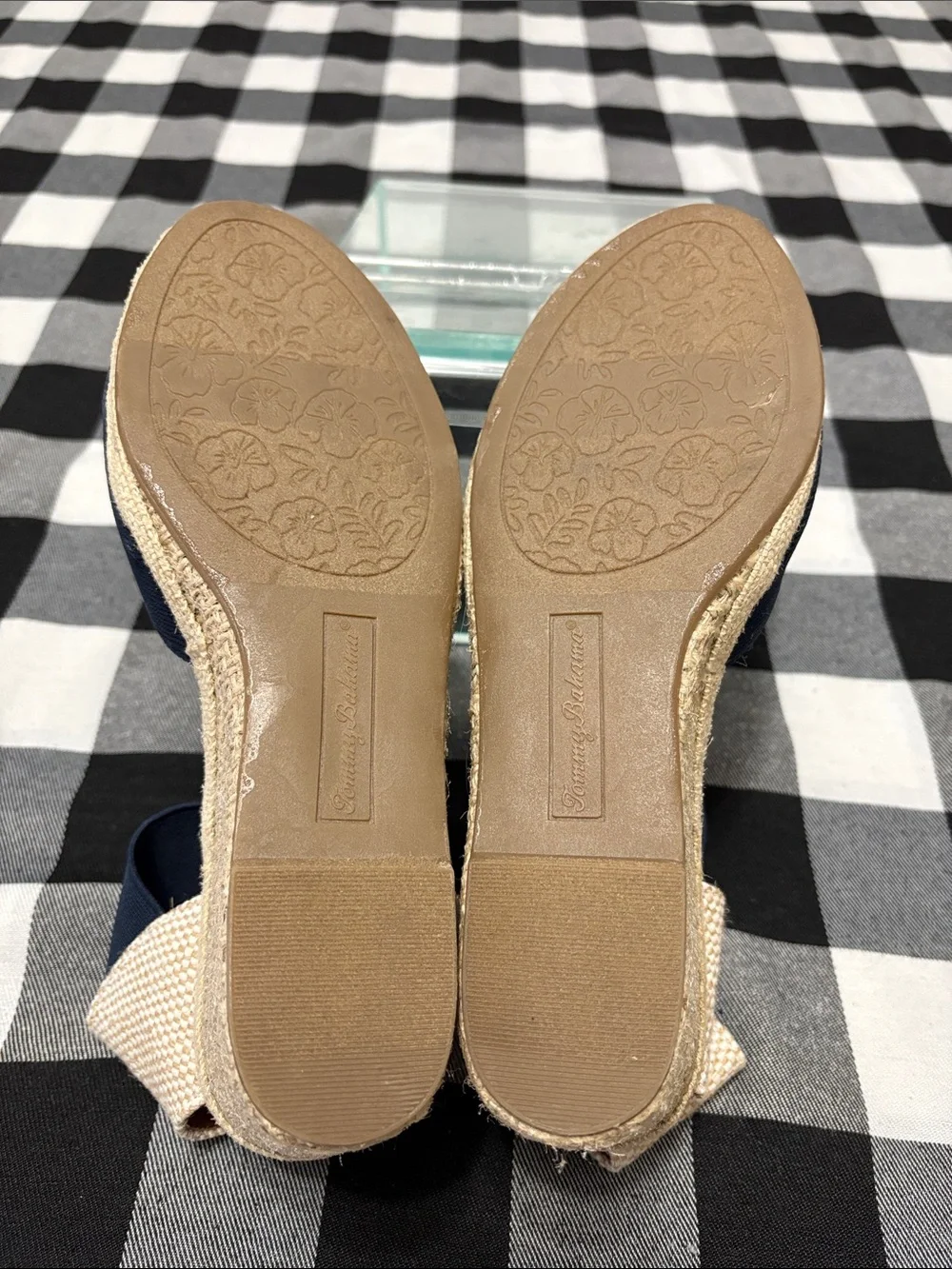 Tommy Bahama excellent tommy